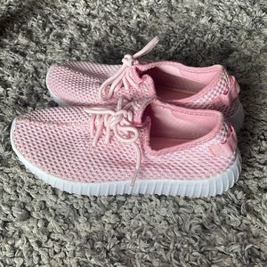 Light Weight Fabric Tennis Shoes